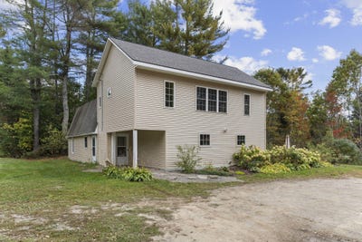 /international/us/390-n-searsport-road-prospect-me-110107400356/