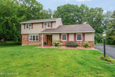 /international/us/32-cedarwood-drive-malta-ny-110100125041/