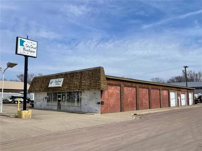 /international/us/101-n-cass-avenue-springfield-mn-110105323063/