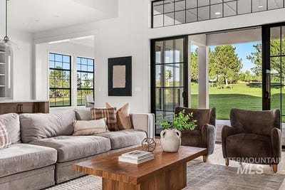 /international/us/22492-aura-vista-way-caldwell-id-110108386631/