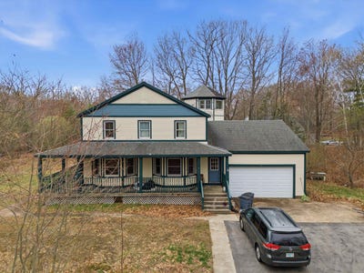 /international/us/15-moores-lane-seabrook-nh-110107700657/
