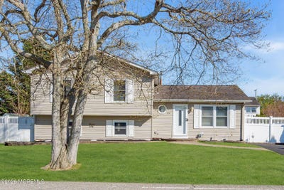 /international/us/1233-pacific-avenue-beachwood-nj-110107257673/
