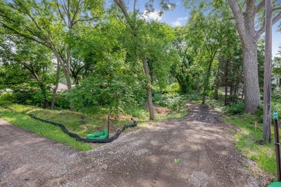 /international/us/1984-prosperity-road-n-maplewood-mn-110105853549/