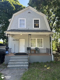 /international/us/2233-joliet-street-flint-mi-110108536441/