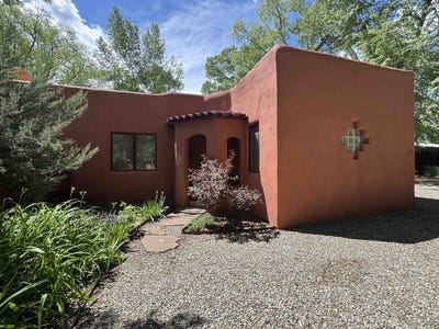 /international/us/316-burch-st-taos-nm-110100969858/