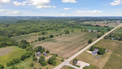 /international/us/40-acres-county-road-t-brodhead-wi-110100942225/