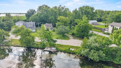 /international/us/7110-n-tichigan-rd-waterford-wi-110109060288/