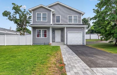 /international/us/9-okane-street-central-islip-ny-110108754503/
