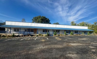 /international/us/9310-e-state-highway-76-branson-west-mo-110107982749/