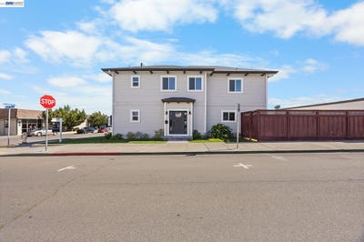 /international/us/47-n-2nd-rio-vista-ca-110108966495/