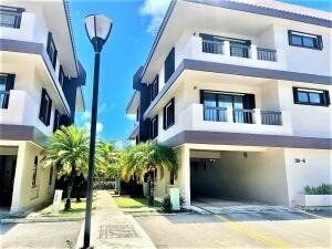 /international/us/g-street-tamuning-gu-110108749032/