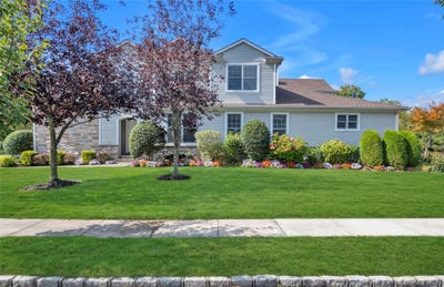 /international/us/626-village-green-n-port-washington-ny-110107036933/