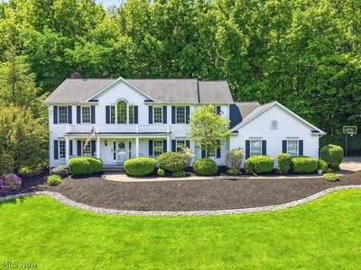 /international/us/11245-wellington-drive-chardon-oh-110108450090/