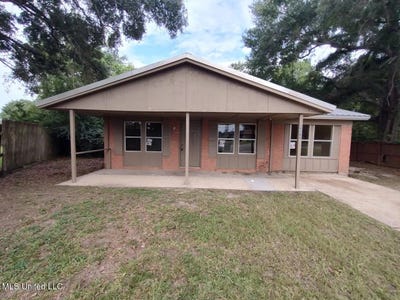 /international/us/4807-king-james-drive-pascagoula-ms-110108452007/