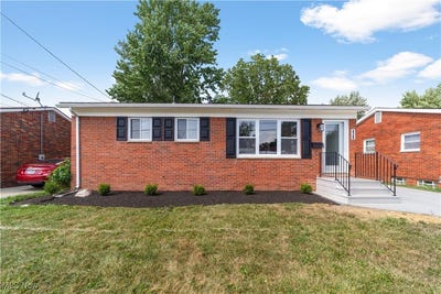 /international/us/828-livermore-lane-elyria-oh-110101166485/