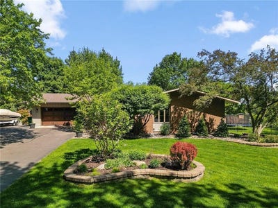 /international/us/1345-broadview-avenue-chaska-mn-110108349788/