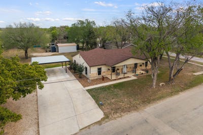 /international/us/1131-e-fannin-st-luling-tx-110106852476/