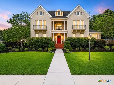 /international/us/403-e-bowie-street-luling-tx-110107986885/