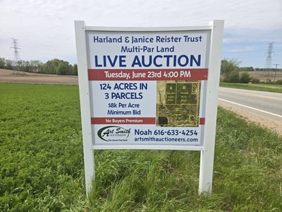 /international/us/gooding-street-conklin-mi-110108398224/
