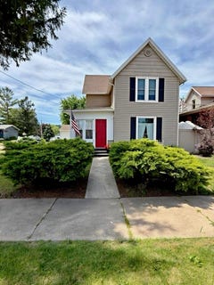 /international/us/616-elk-street-sabula-ia-110105981914/