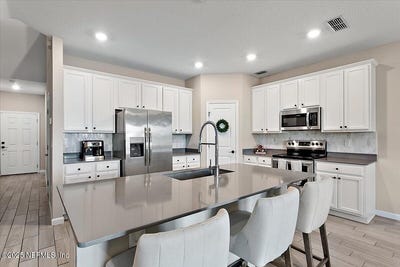 /international/us/12741-josslyn-lane-jacksonville-fl-110097576336/