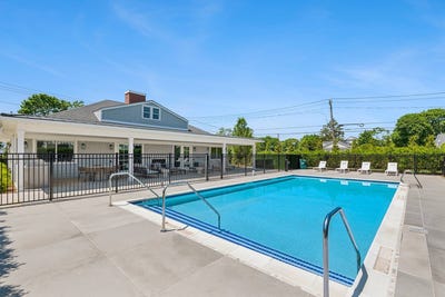 /international/us/12-depot-road-westhampton-beach-ny-110097204101/