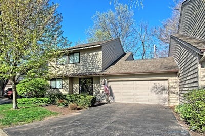 /international/us/1596-kirkwood-drive-geneva-il-110109545016/