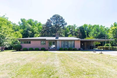 /international/us/134-maplewood-avenue-thomasville-nc-110108679701/