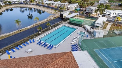 /international/us/20169-orange-tree-ln-estero-fl-110109160586/