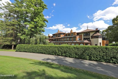 /international/us/19-hawthorne-rd-stockbridge-ma-110101978395/