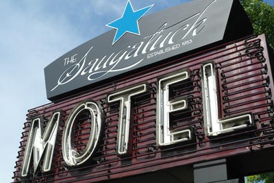 /international/us/6190-blue-star-highway-saugatuck-mi-110120499905/