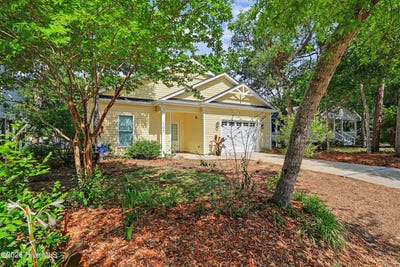 /international/us/107-se-35th-street-oak-island-nc-110108541053/