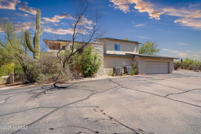 /international/us/12220-e-5th-street-tucson-az-110099451435/