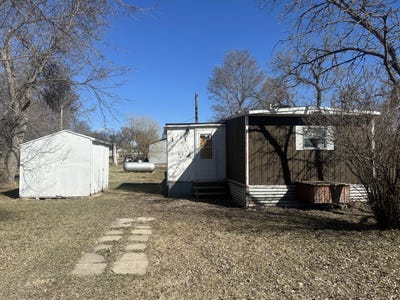 /international/us/303-railway-avenue-frederick-sd-110106922292/