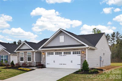 /international/us/609-nesbe-street-lancaster-sc-110109060105/