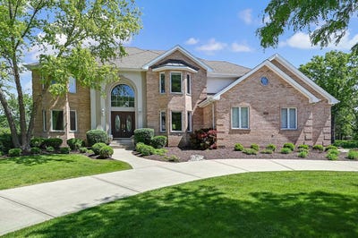 /international/us/909-prairie-ridge-court-burr-ridge-il-110098965594/