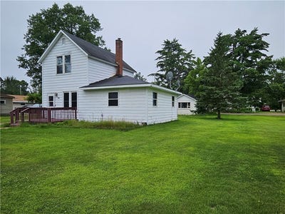 /international/us/623-n-4th-street-bruce-wi-110101088539/