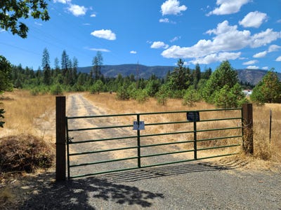 /international/us/1502-laurel-road-cave-junction-or-110094416092/
