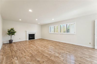 /international/us/12300-montecito-road-seal-beach-ca-110109086717/