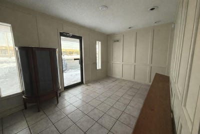 /international/us/1618-gibson-avenue-west-plains-mo-110105512774/