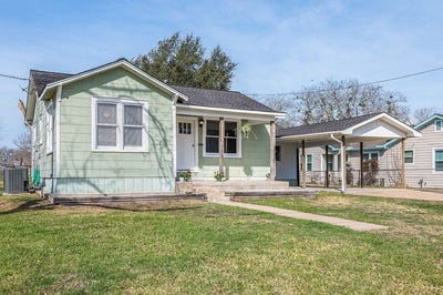 /international/us/403-north-college-street-weimar-tx-110106101388/