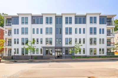 /international/us/104-grant-street-portland-me-110100917634/