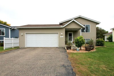 /international/us/715-louisiana-street-nw-hutchinson-mn-110120015573/