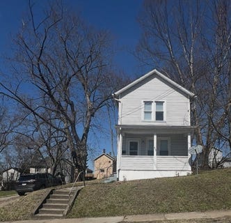 /international/us/415-meek-street-sharon-pa-110097089064/