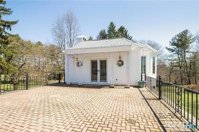 /international/us/85-cherry-hill-road-branford-ct-110108613626/