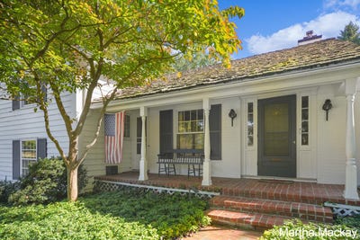 /international/us/140-krause-street-ne-rockford-mi-110108858006/