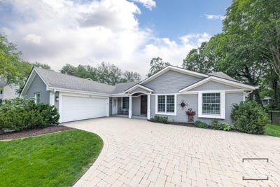 /international/us/1126-kings-point-court-naperville-il-110108302533/