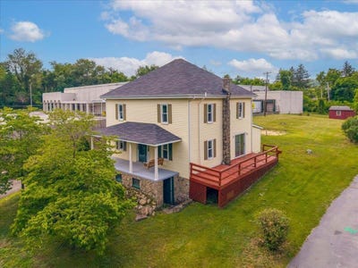 /international/us/806-church-avenue-pearisburg-va-110108963243/