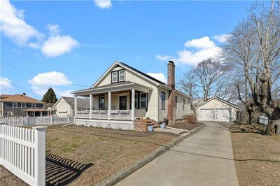 /international/us/123-beacon-street-middletown-ri-110107752782/