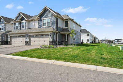/international/us/10529-weston-way-n-maple-grove-mn-110107870044/